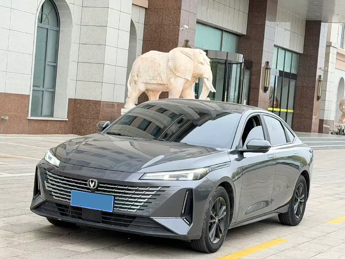 2023 ChangAn Lamore 1.5T 170HP L4 7DCT,autocango,china used car exporter,china ev exporter,chinese used car exporter,chinese used ev exporter