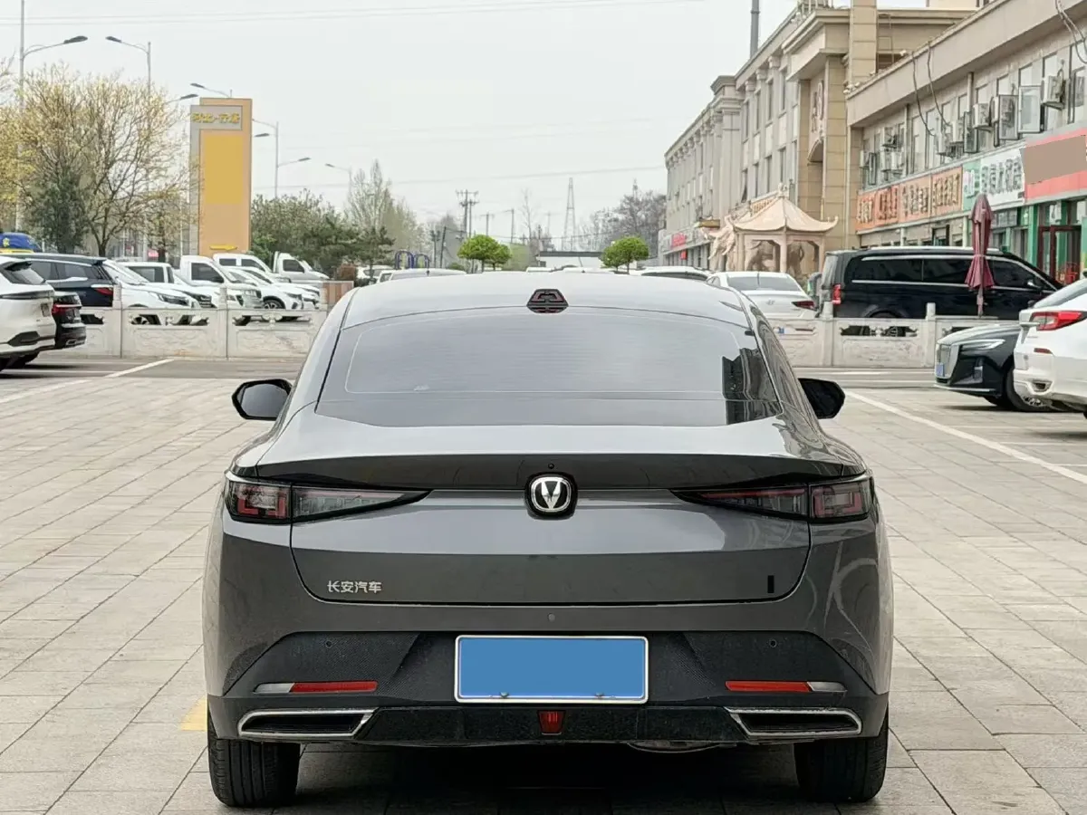 2023 ChangAn Lamore 1.5T 170HP L4 7DCT,autocango,china used car exporter,china ev exporter,chinese used car exporter,chinese used ev exporter