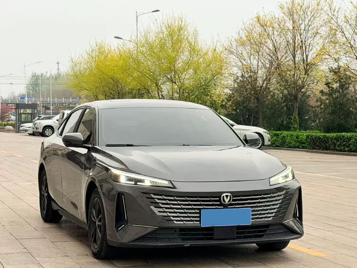 2023 ChangAn Lamore 1.5T 170HP L4 7DCT,autocango,china used car exporter,china ev exporter,chinese used car exporter,chinese used ev exporter