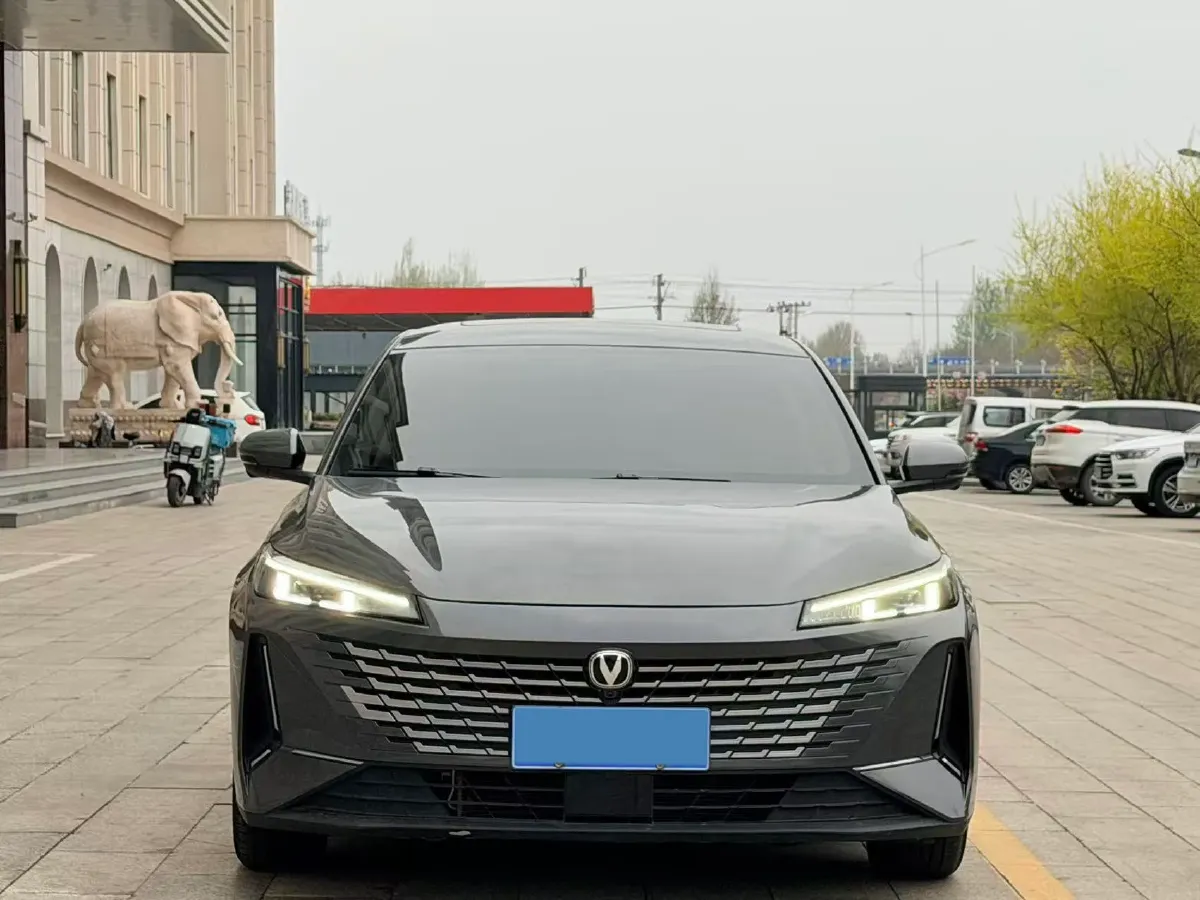 2023 ChangAn Lamore 1.5T 170HP L4 7DCT,autocango,china used car exporter,china ev exporter,chinese used car exporter,chinese used ev exporter