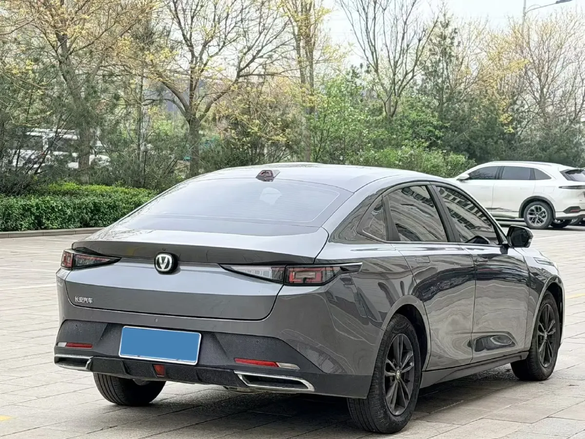 2023 ChangAn Lamore 1.5T 170HP L4 7DCT,autocango,china used car exporter,china ev exporter,chinese used car exporter,chinese used ev exporter