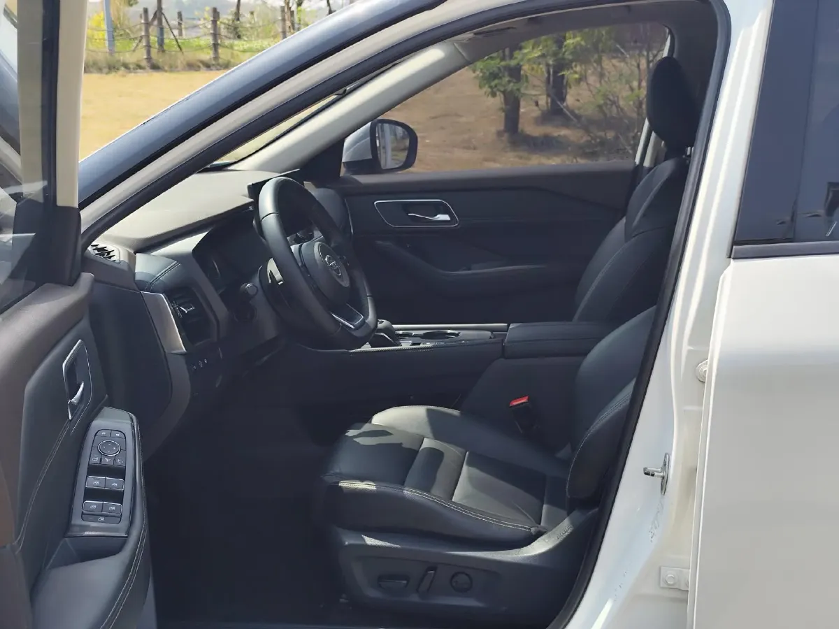 2021 Nissan X-Trail 1.5T 204HP L3 CVT,autocango,china used car exporter,china ev exporter,chinese used car exporter,chinese used ev exporter