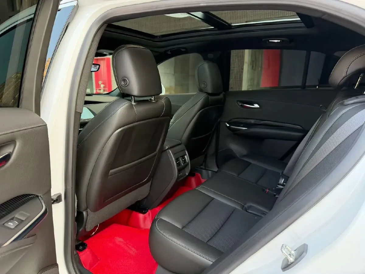 2020 Cadillac XT4 2.0T 241HP L4 9AT,autocango,china used car exporter,china ev exporter,chinese used car exporter,chinese used ev exporter