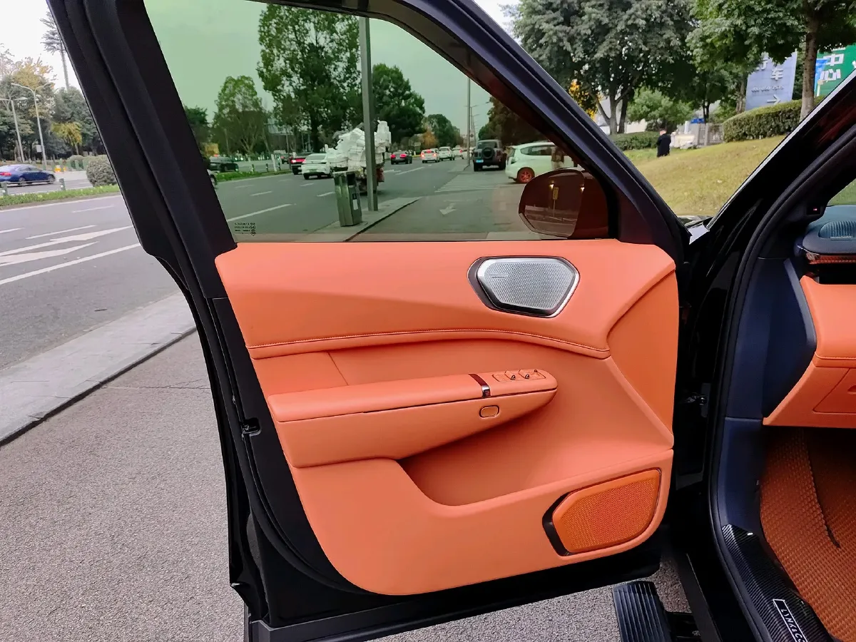 2025 LYNK&CO 900 1.5T 190HP L4 3DHT PHEV,autocango,china used car exporter,china ev exporter,chinese used car exporter,chinese used ev exporter