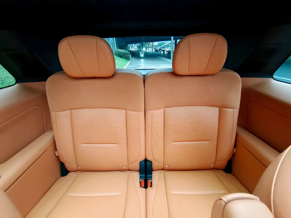 2025 LYNK&CO 900 1.5T 190HP L4 3DHT PHEV,autocango,china used car exporter,china ev exporter,chinese used car exporter,chinese used ev exporter