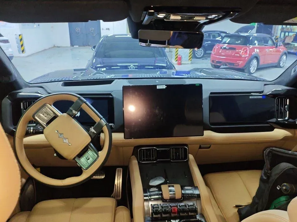 2025 FangChengBao Bao 8 2.0T 245HP L4 E-CVT PHEV 36.8KWH,autocango,china used car exporter,china ev exporter,chinese used car exporter,chinese used ev exporter