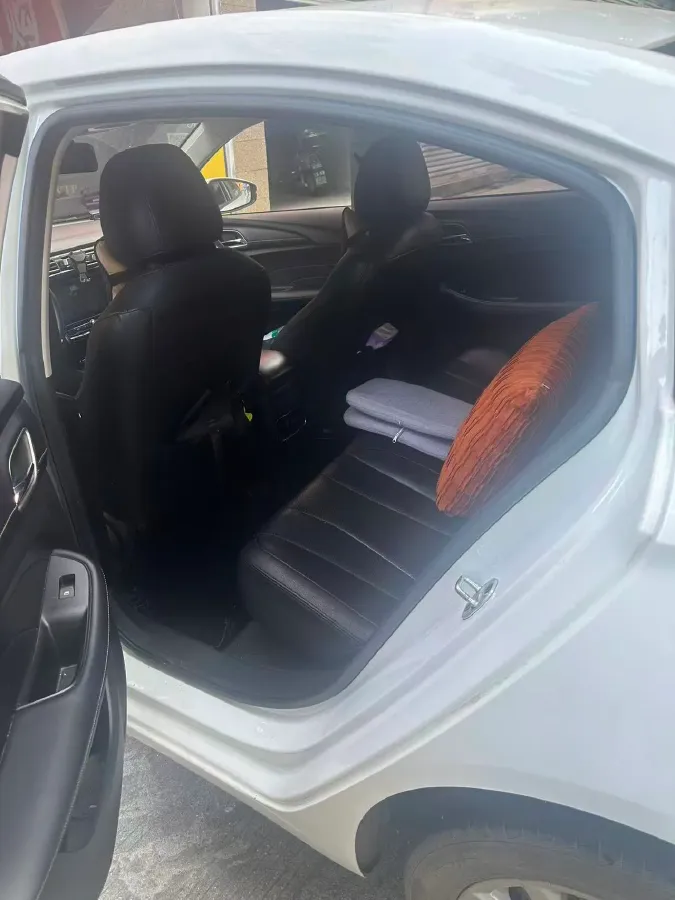 2019 Roewe i5 1.5L 120HP L4 CVT,autocango,china used car exporter,china ev exporter,chinese used car exporter,chinese used ev exporter