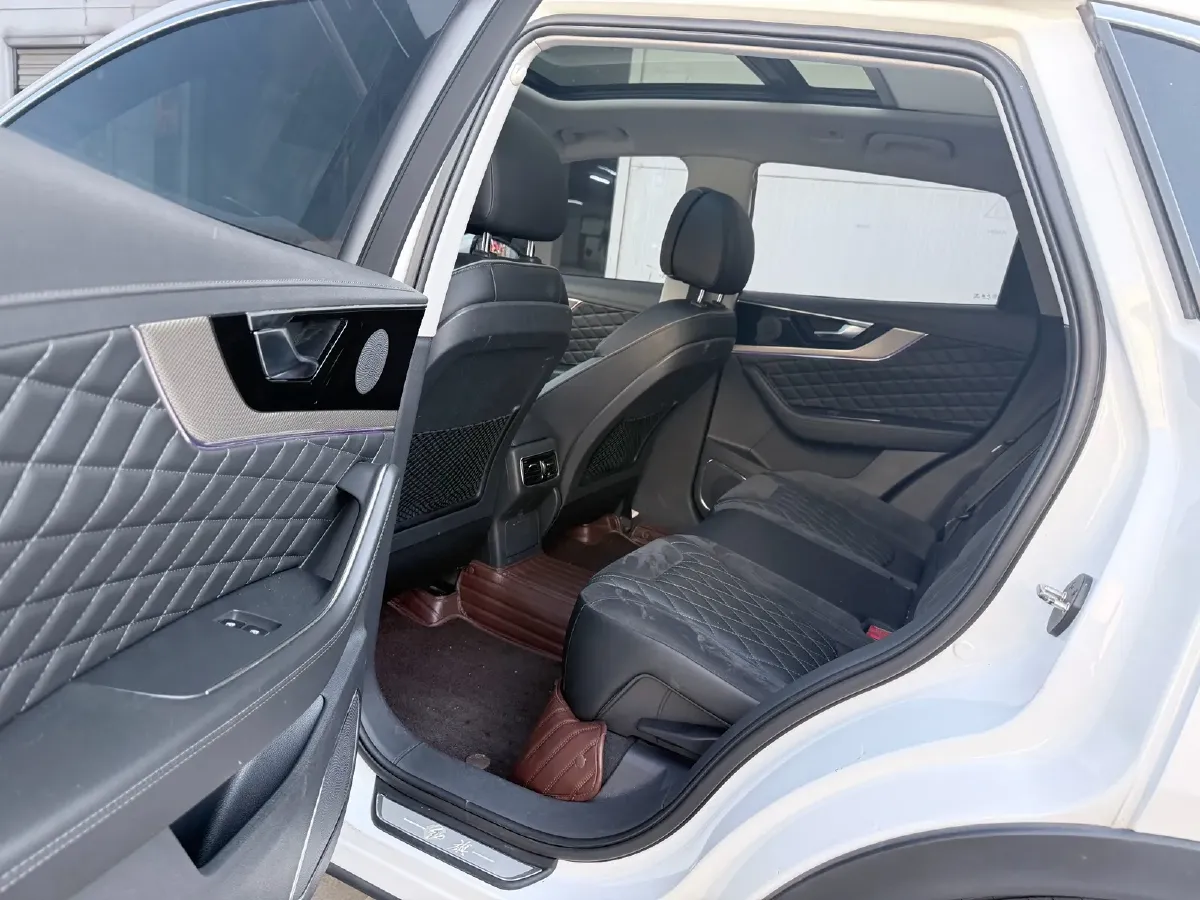 2019 HongQi HS5 2.0T 224HP L4 6AT,autocango,china used car exporter,china ev exporter,chinese used car exporter,chinese used ev exporter