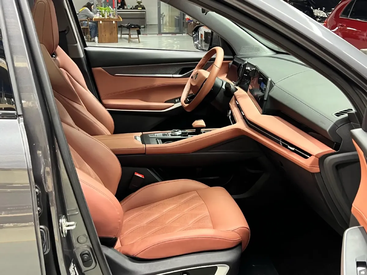 2024 ChangAn CS75 Plus 1.5T 188HP L4 8AT,autocango,china used car exporter,china ev exporter,chinese used car exporter,chinese used ev exporter