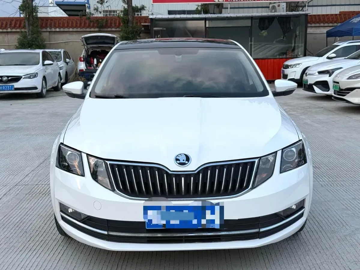2019 Skoda Octavia 1.5L 116HP L4 6AT,autocango,china used car exporter,china ev exporter,chinese used car exporter,chinese used ev exporter