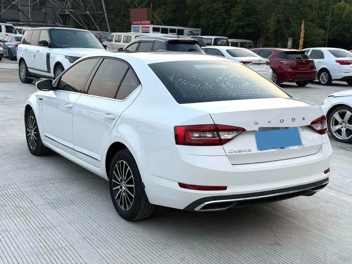 2019 Skoda Octavia 1.5L 116HP L4 6AT,autocango,china used car exporter,china ev exporter,chinese used car exporter,chinese used ev exporter