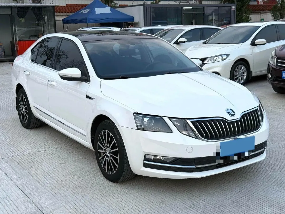 2019 Skoda Octavia 1.5L 116HP L4 6AT,autocango,china used car exporter,china ev exporter,chinese used car exporter,chinese used ev exporter
