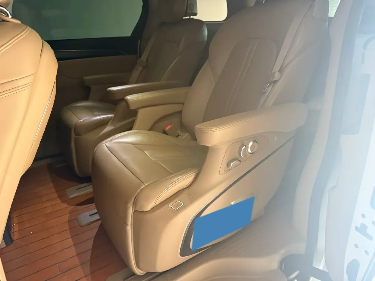 2021 Buick GL8 2.0T 237HP L4 9AT,autocango,china used car exporter,china ev exporter,chinese used car exporter,chinese used ev exporter