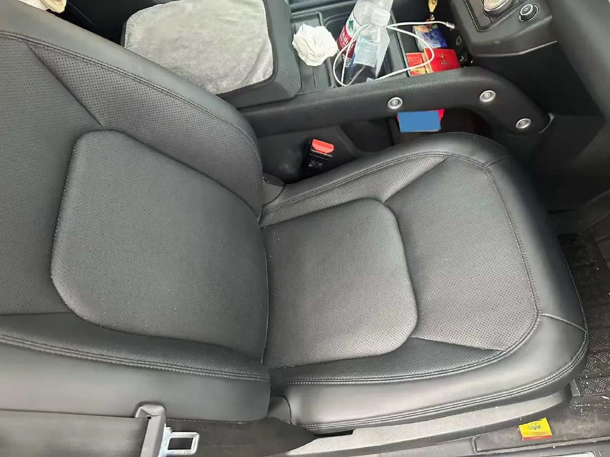 2023 Land Rover Defender 3.0T 400HP L6 8AT,autocango,china used car exporter,china ev exporter,chinese used car exporter,chinese used ev exporter