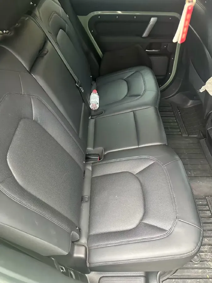 2023 Land Rover Defender 3.0T 400HP L6 8AT,autocango,china used car exporter,china ev exporter,chinese used car exporter,chinese used ev exporter