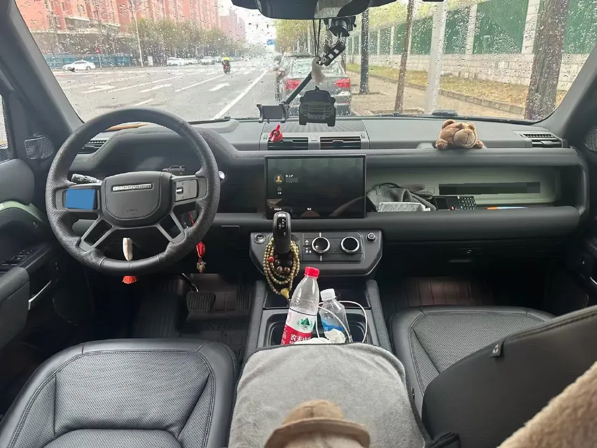 2023 Land Rover Defender 3.0T 400HP L6 8AT,autocango,china used car exporter,china ev exporter,chinese used car exporter,chinese used ev exporter
