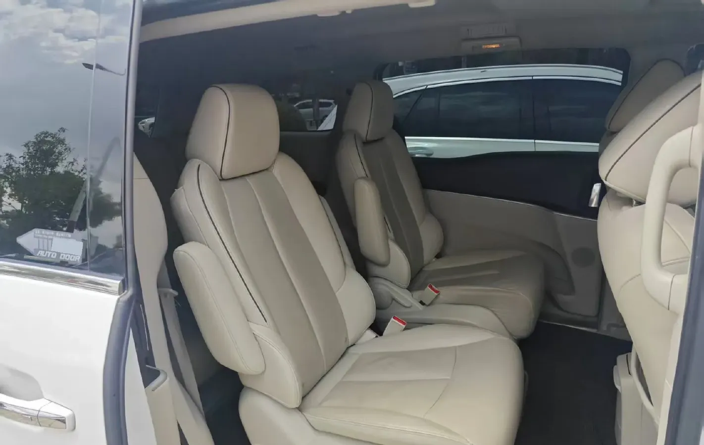 2021 Buick GL8 2.0T 237HP L4 9AT,autocango,china used car exporter,china ev exporter,chinese used car exporter,chinese used ev exporter