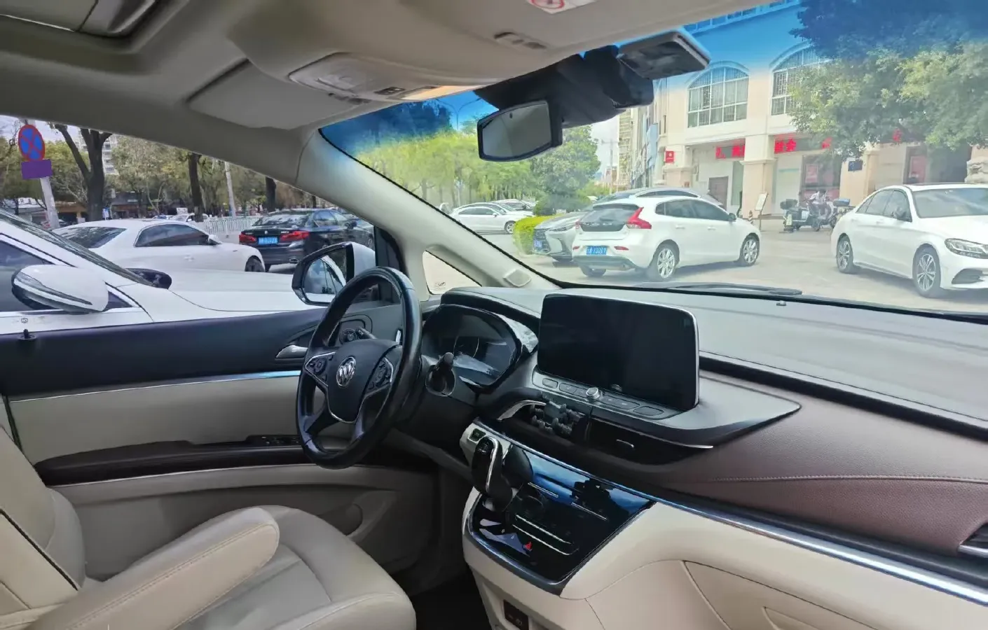 2021 Buick GL8 2.0T 237HP L4 9AT,autocango,china used car exporter,china ev exporter,chinese used car exporter,chinese used ev exporter