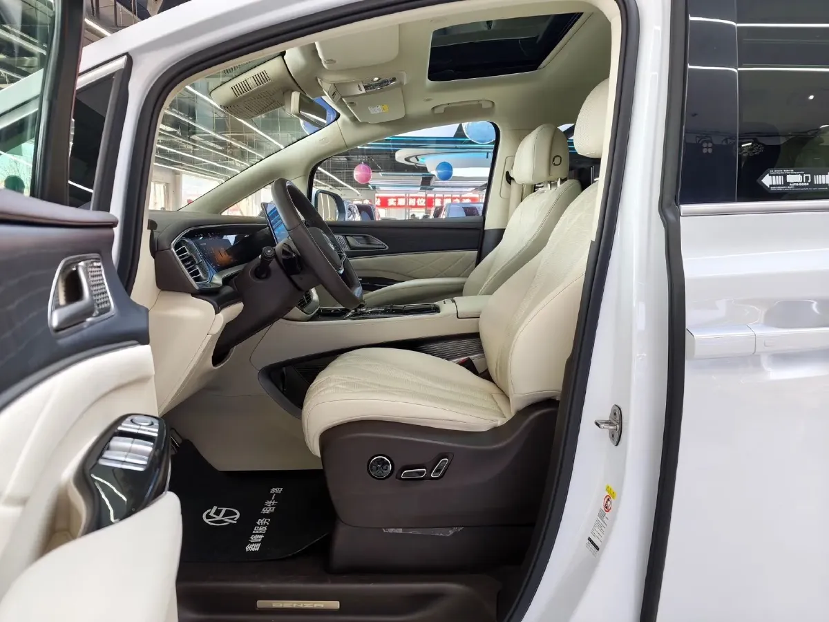 2025 Denza D9 1.5T 156HP L4 E-CVT PHEV 40KWH,autocango,china used car exporter,china ev exporter,chinese used car exporter,chinese used ev exporter