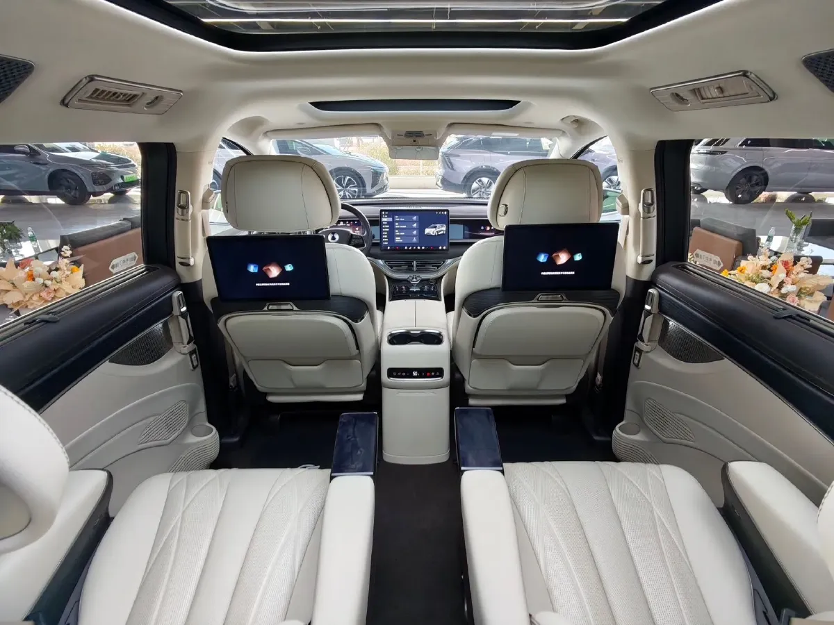 2025 Denza D9 1.5T 156HP L4 E-CVT PHEV 40KWH,autocango,china used car exporter,china ev exporter,chinese used car exporter,chinese used ev exporter