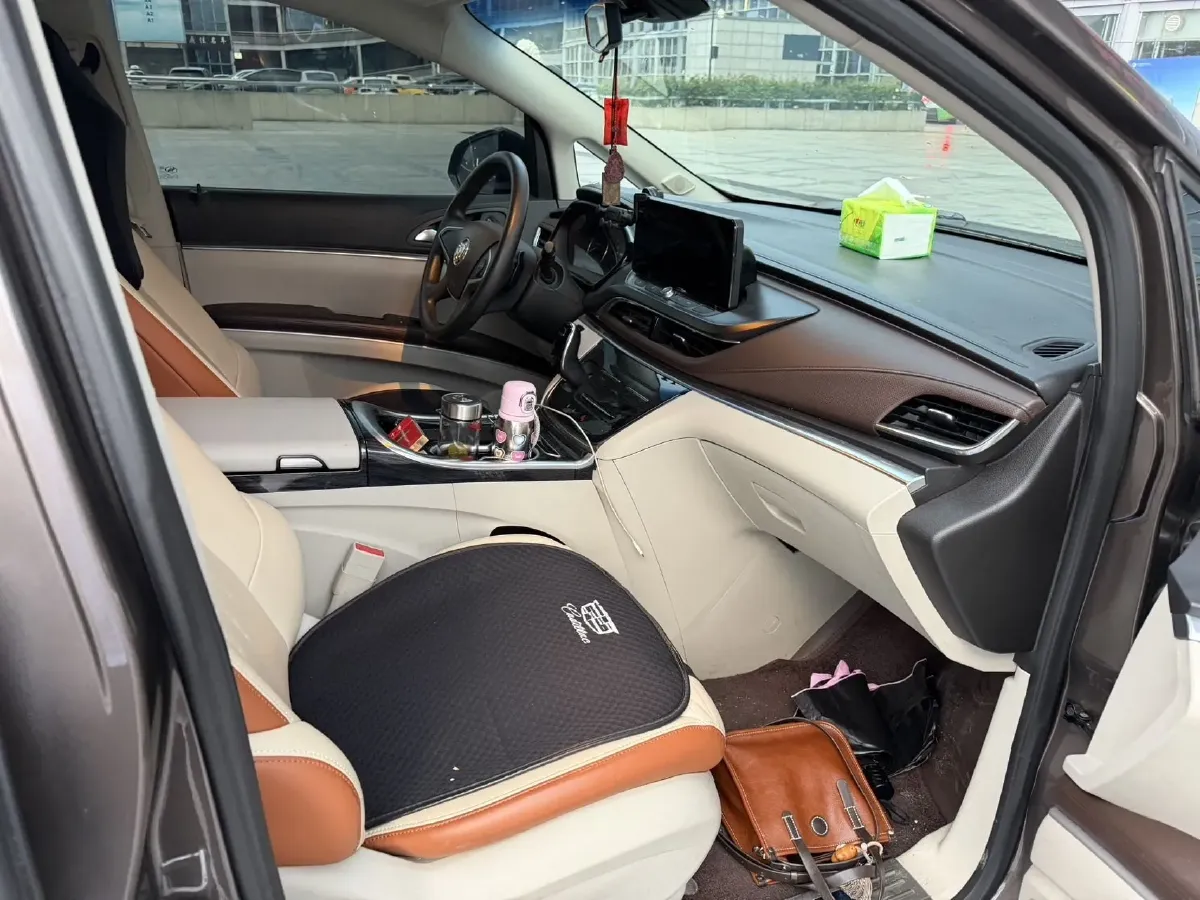 2021 Buick GL8 2.0T 237HP L4 9AT,autocango,china used car exporter,china ev exporter,chinese used car exporter,chinese used ev exporter