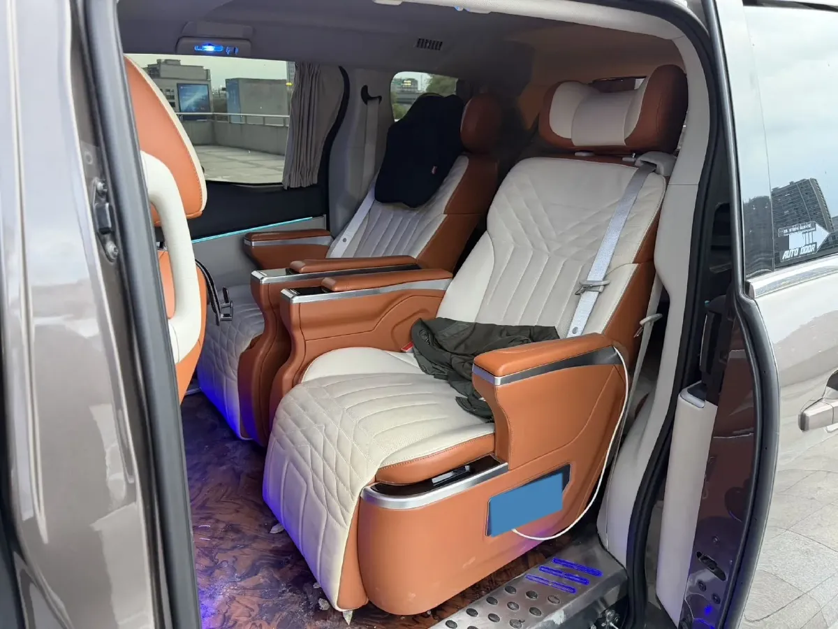 2021 Buick GL8 2.0T 237HP L4 9AT,autocango,china used car exporter,china ev exporter,chinese used car exporter,chinese used ev exporter