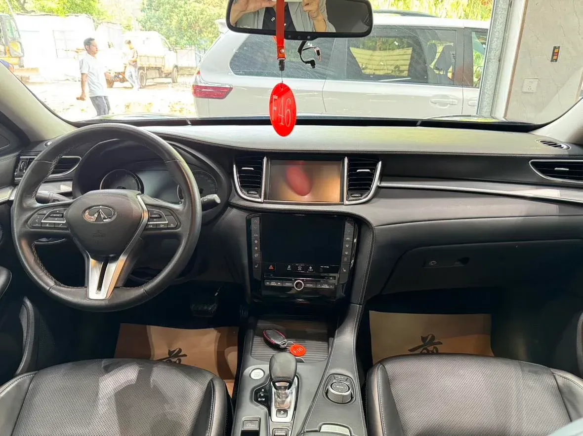 2018 Infiniti QX30 2.0T 211HP L4 7DCT,autocango,china used car exporter,china ev exporter,chinese used car exporter,chinese used ev exporter