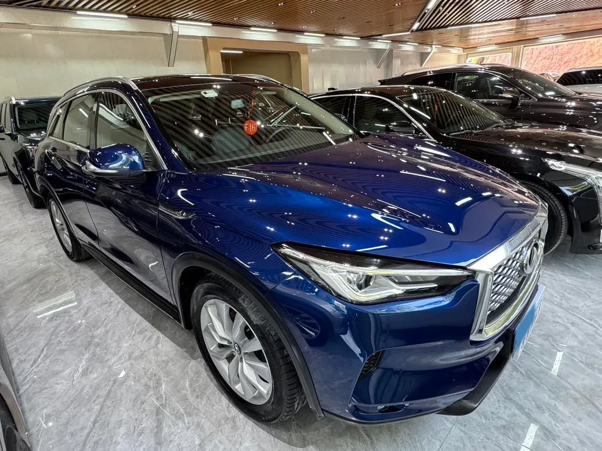 2018 Infiniti QX30 2.0T 211HP L4 7DCT,autocango,china used car exporter,china ev exporter,chinese used car exporter,chinese used ev exporter