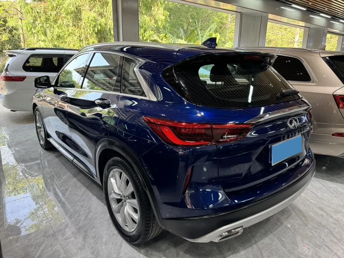 2018 Infiniti QX30 2.0T 211HP L4 7DCT,autocango,china used car exporter,china ev exporter,chinese used car exporter,chinese used ev exporter
