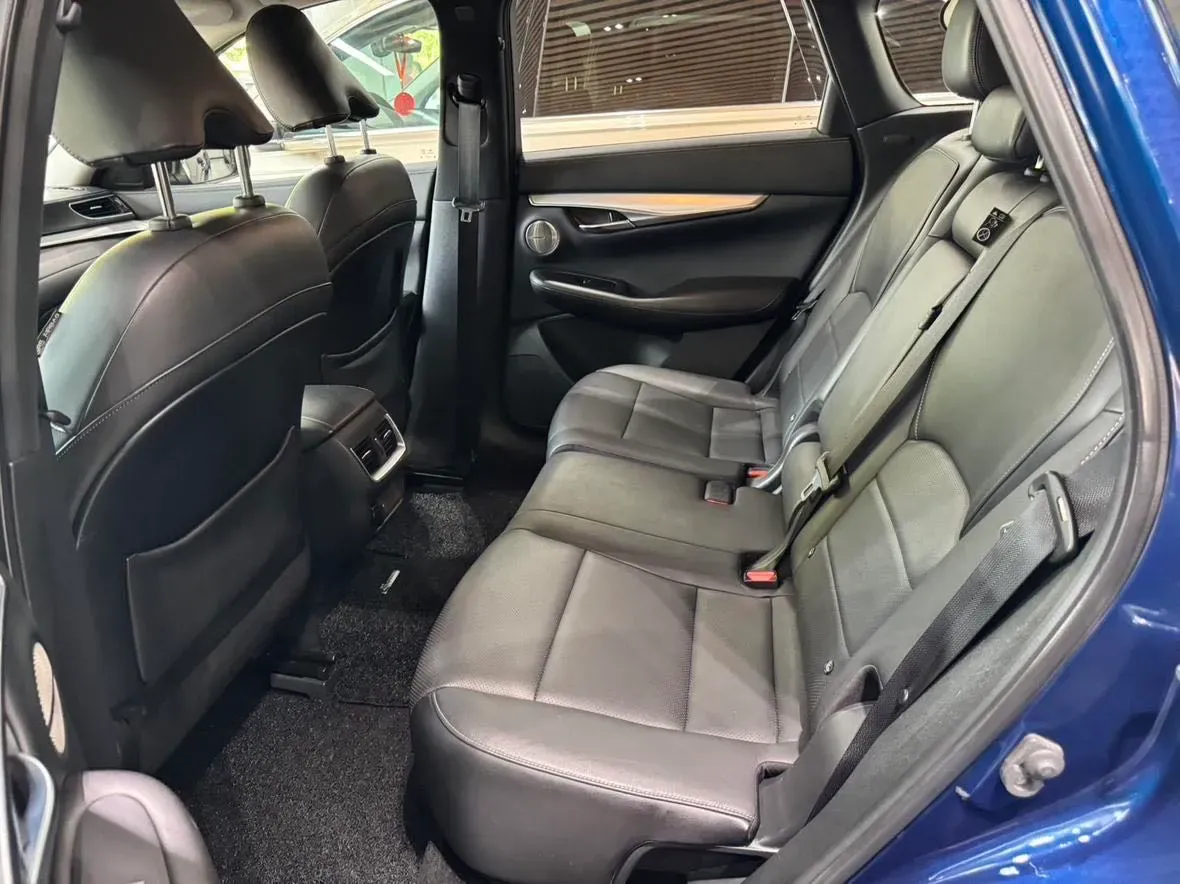 2018 Infiniti QX30 2.0T 211HP L4 7DCT,autocango,china used car exporter,china ev exporter,chinese used car exporter,chinese used ev exporter