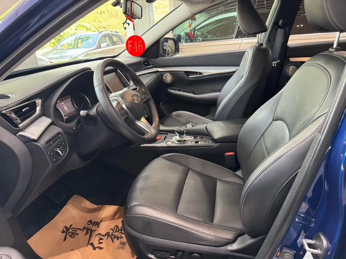 2018 Infiniti QX30 2.0T 211HP L4 7DCT,autocango,china used car exporter,china ev exporter,chinese used car exporter,chinese used ev exporter