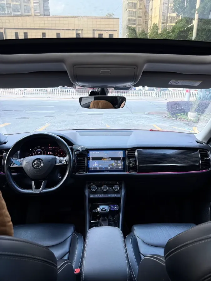 2020 Skoda Kodiak 2.0T 186HP L4 7DCT,autocango,china used car exporter,china ev exporter,chinese used car exporter,chinese used ev exporter