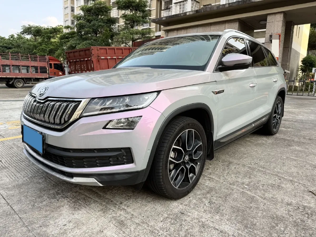 2020 Skoda Kodiak 2.0T 186HP L4 7DCT,autocango,china used car exporter,china ev exporter,chinese used car exporter,chinese used ev exporter