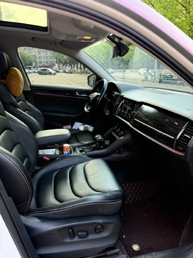 2020 Skoda Kodiak 2.0T 186HP L4 7DCT,autocango,china used car exporter,china ev exporter,chinese used car exporter,chinese used ev exporter