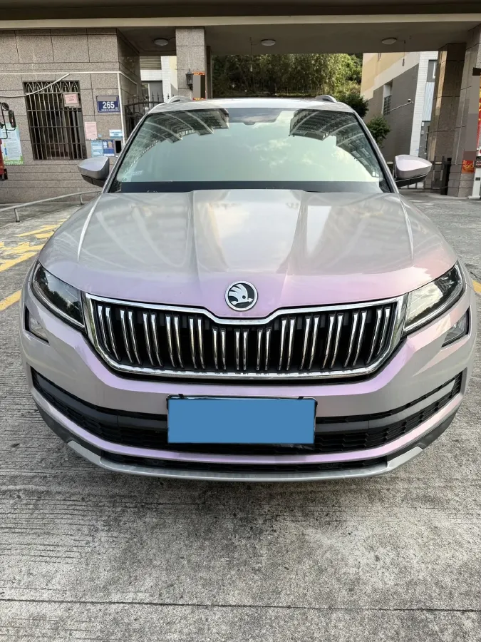 2020 Skoda Kodiak 2.0T 186HP L4 7DCT,autocango,china used car exporter,china ev exporter,chinese used car exporter,chinese used ev exporter