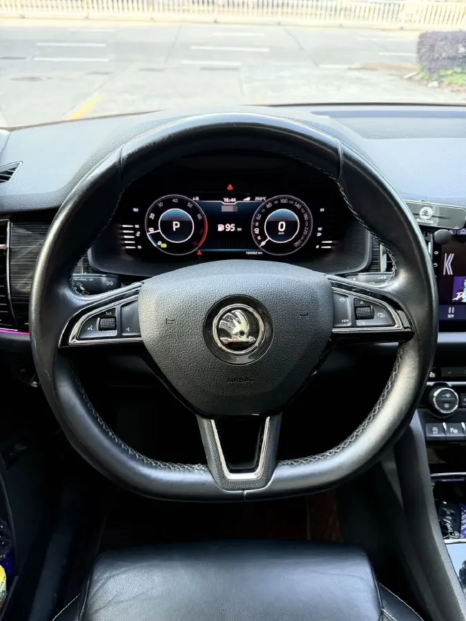 2020 Skoda Kodiak 2.0T 186HP L4 7DCT,autocango,china used car exporter,china ev exporter,chinese used car exporter,chinese used ev exporter