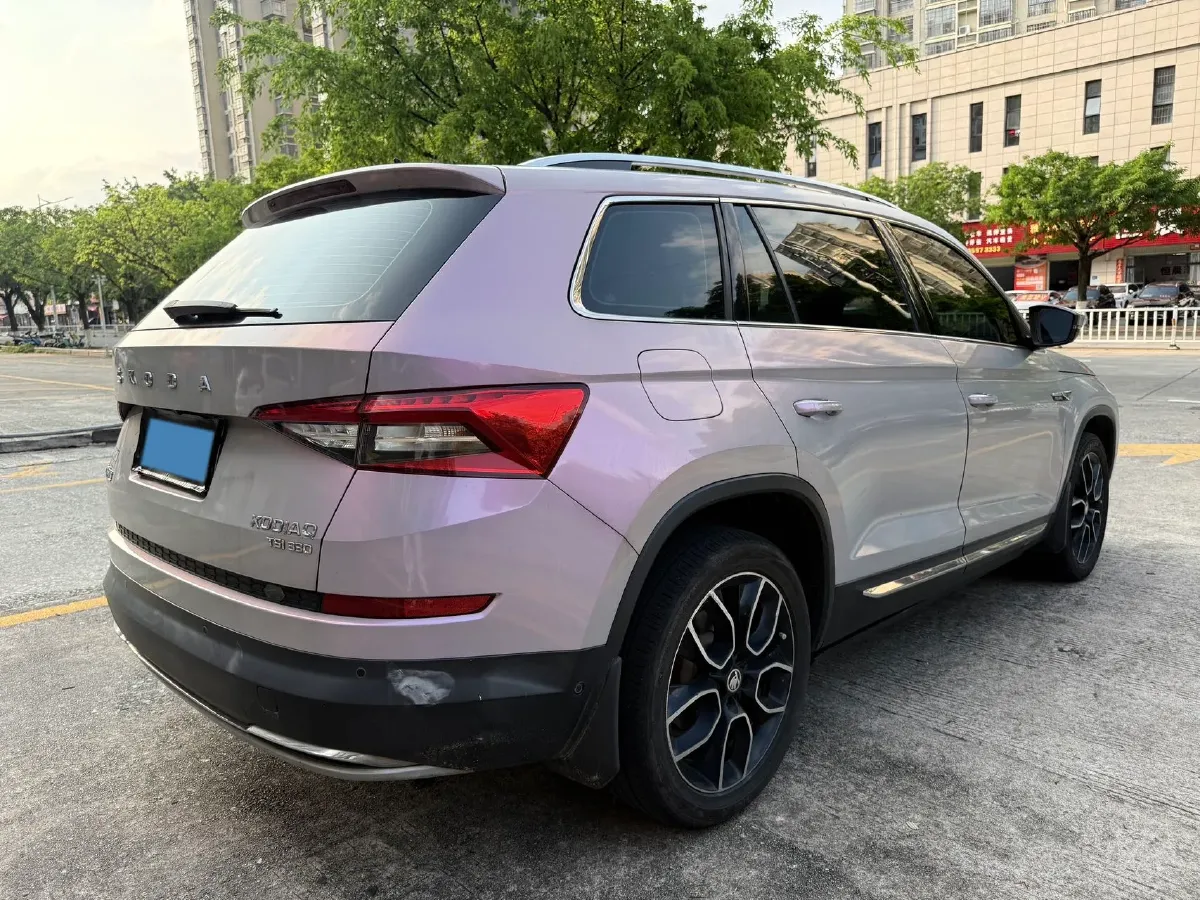 2020 Skoda Kodiak 2.0T 186HP L4 7DCT,autocango,china used car exporter,china ev exporter,chinese used car exporter,chinese used ev exporter