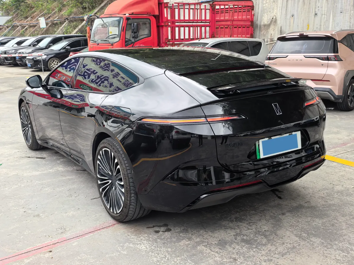 2025 Avatr 12 1.5T 156HP L4 REEV 39.05KWH,autocango,china used car exporter,china ev exporter,chinese used car exporter,chinese used ev exporter