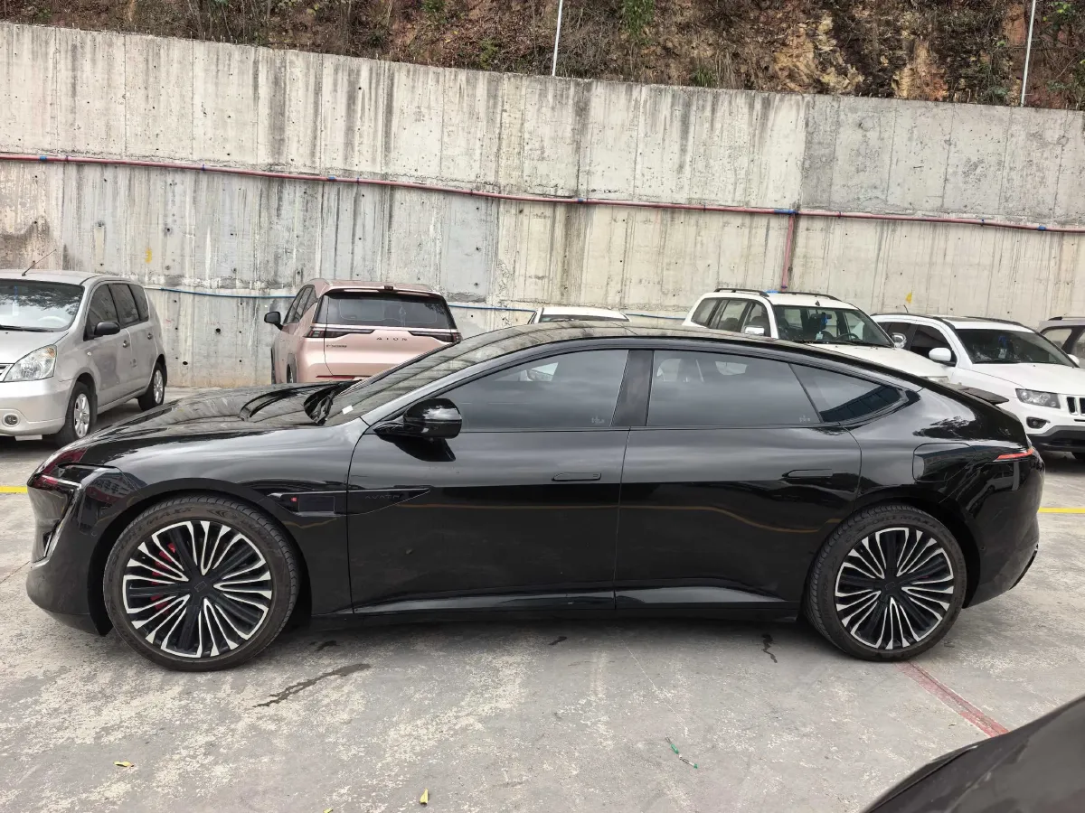 2025 Avatr 12 1.5T 156HP L4 REEV 39.05KWH,autocango,china used car exporter,china ev exporter,chinese used car exporter,chinese used ev exporter