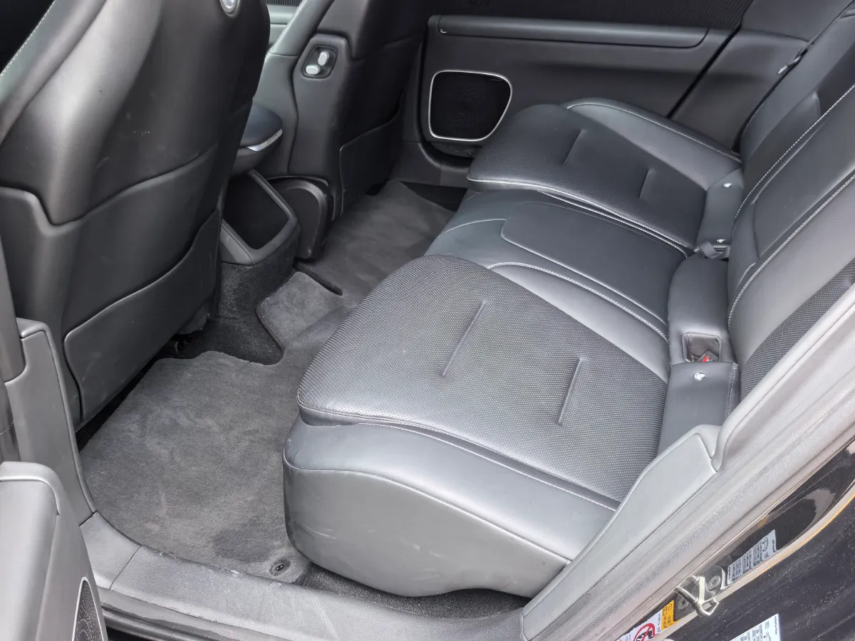 2025 Avatr 12 1.5T 156HP L4 REEV 39.05KWH,autocango,china used car exporter,china ev exporter,chinese used car exporter,chinese used ev exporter