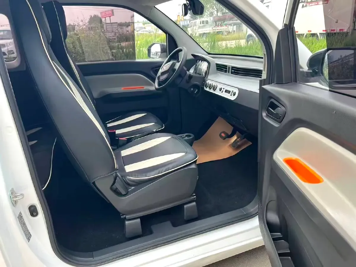 2022 WuLing HongGuang MINI EV BEV 13.8KWH,autocango,china used car exporter,china ev exporter,chinese used car exporter,chinese used ev exporter