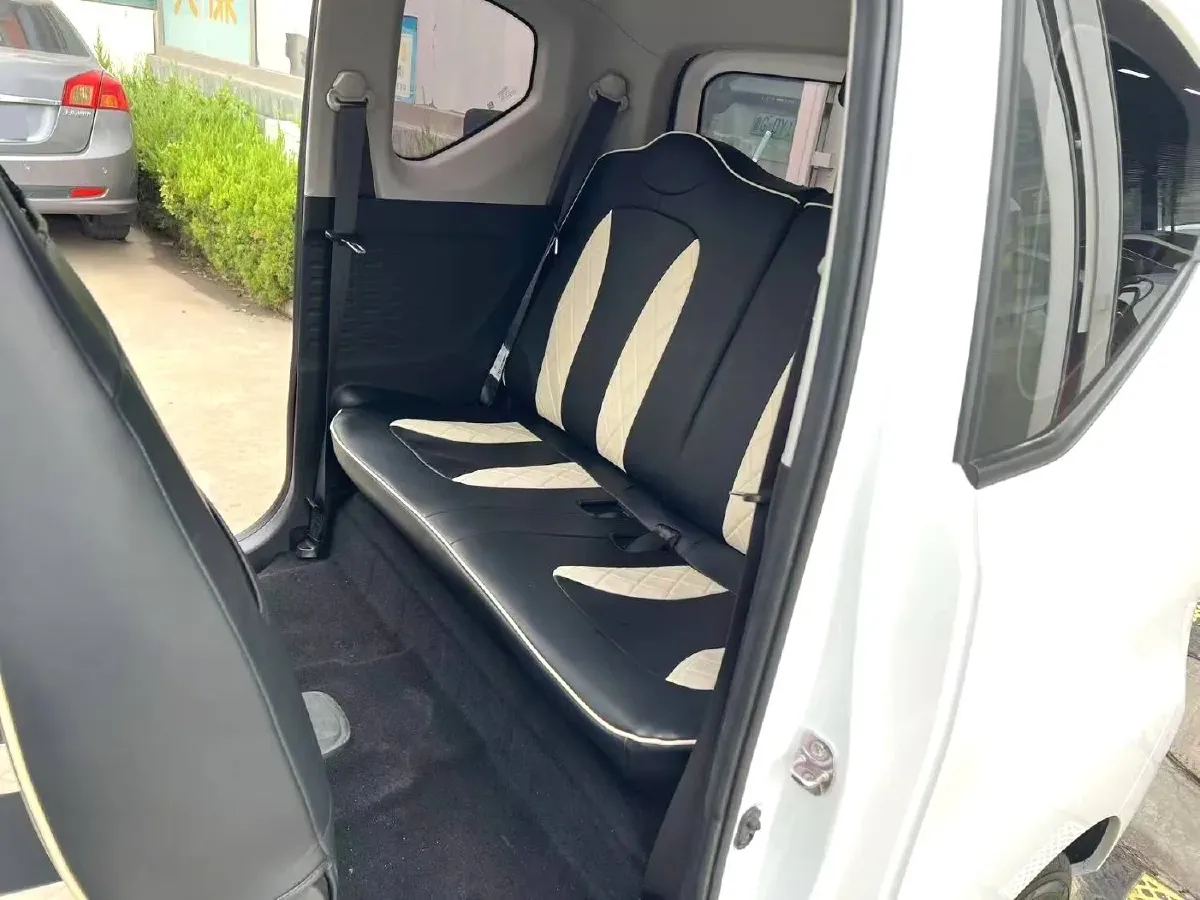2022 WuLing HongGuang MINI EV BEV 13.8KWH,autocango,china used car exporter,china ev exporter,chinese used car exporter,chinese used ev exporter