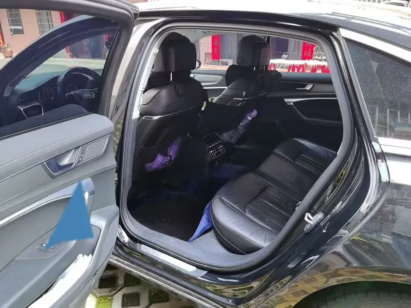 2021 Audi A6L 2.0T 224HP L4 7DCT,autocango,china used car exporter,china ev exporter,chinese used car exporter,chinese used ev exporter