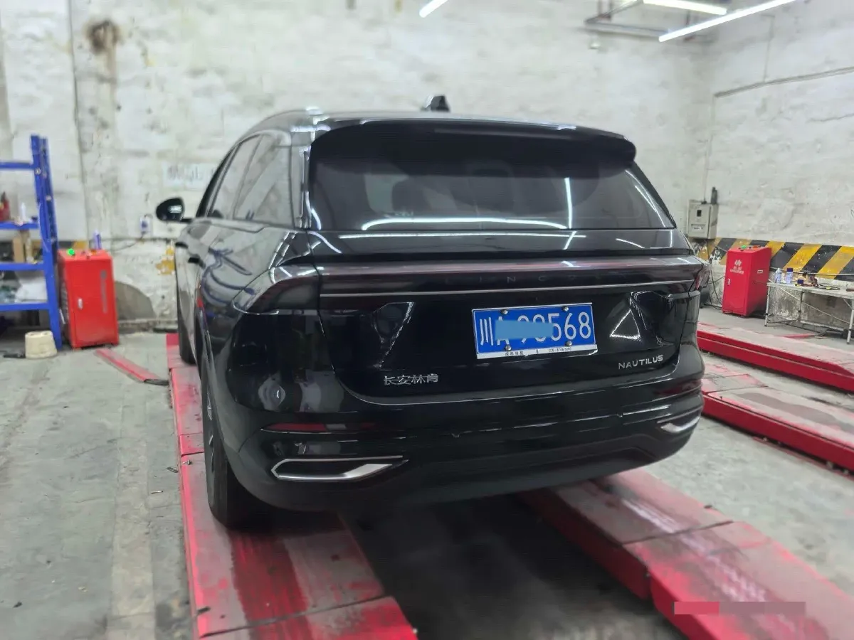 2025 Lincoln Nautilus 2.0T 261HP L4 8AT,autocango,china used car exporter,china ev exporter,chinese used car exporter,chinese used ev exporter