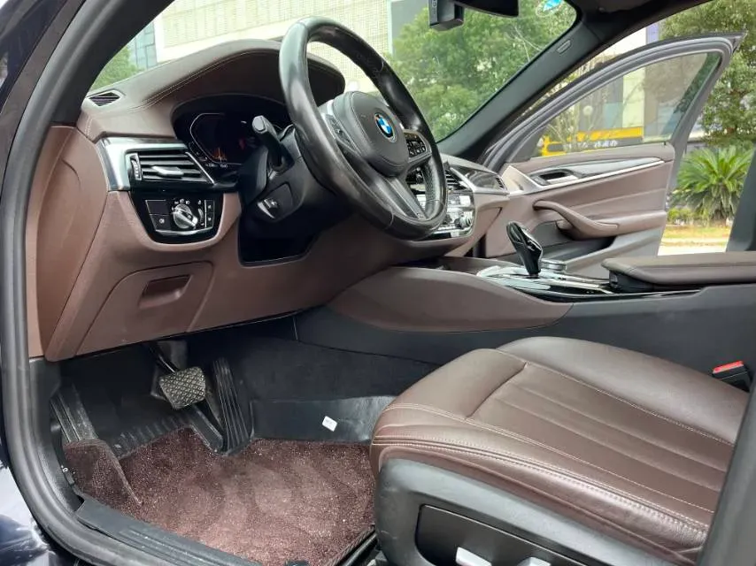 2020 BMW 5 Series 2.0T 184HP L4 8AT,autocango,china used car exporter,china ev exporter,chinese used car exporter,chinese used ev exporter