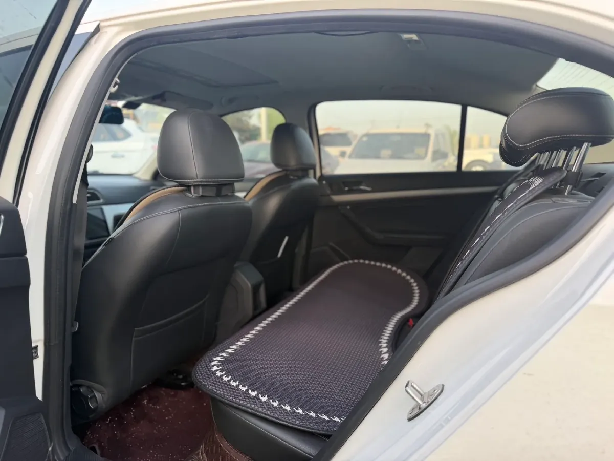 2017 Volkswagen Lavida 1.4T 131HP L4 7DCT,autocango,china used car exporter,china ev exporter,chinese used car exporter,chinese used ev exporter