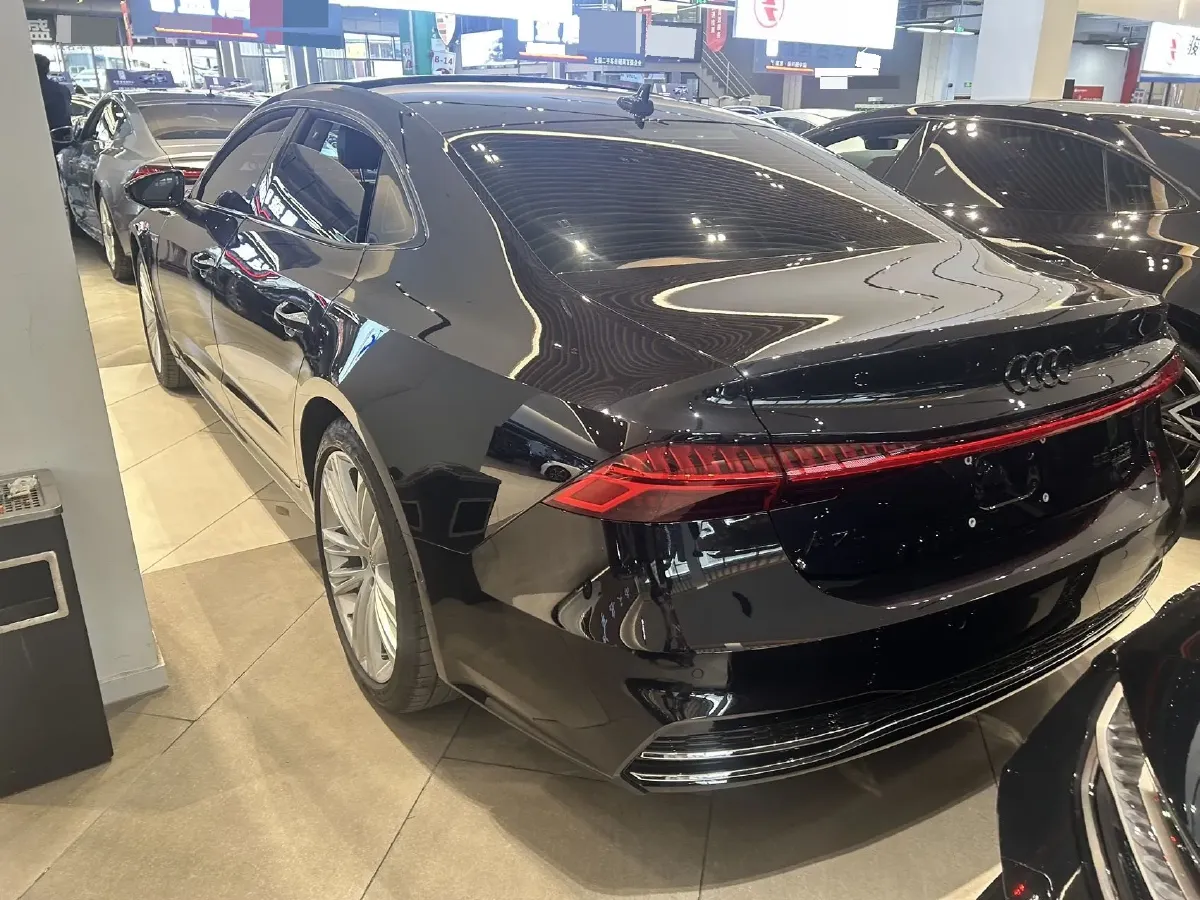 2024 Audi A7L 2.0T 245HP L4 7DCT,autocango,china used car exporter,china ev exporter,chinese used car exporter,chinese used ev exporter