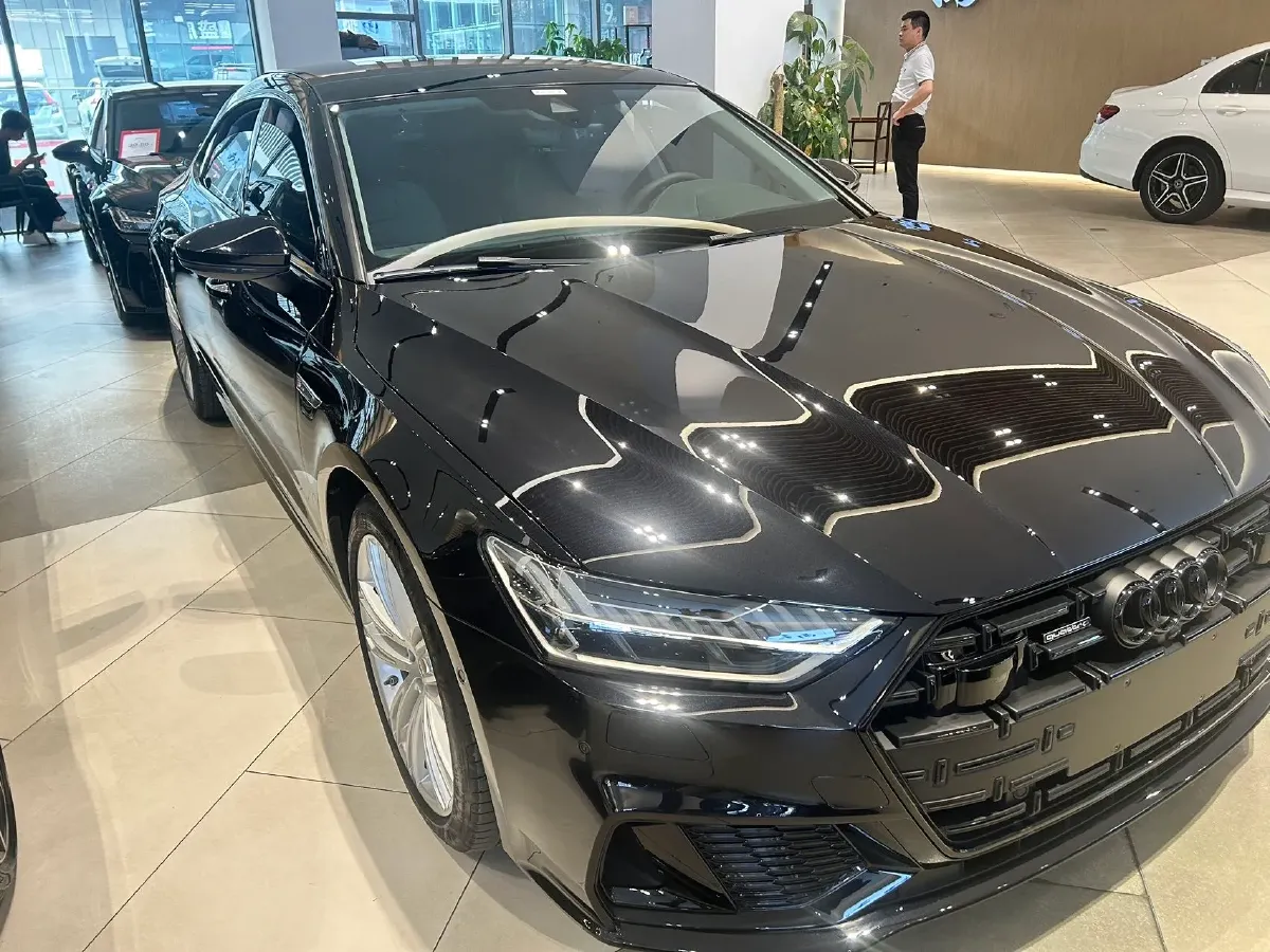 2024 Audi A7L 2.0T 245HP L4 7DCT,autocango,china used car exporter,china ev exporter,chinese used car exporter,chinese used ev exporter