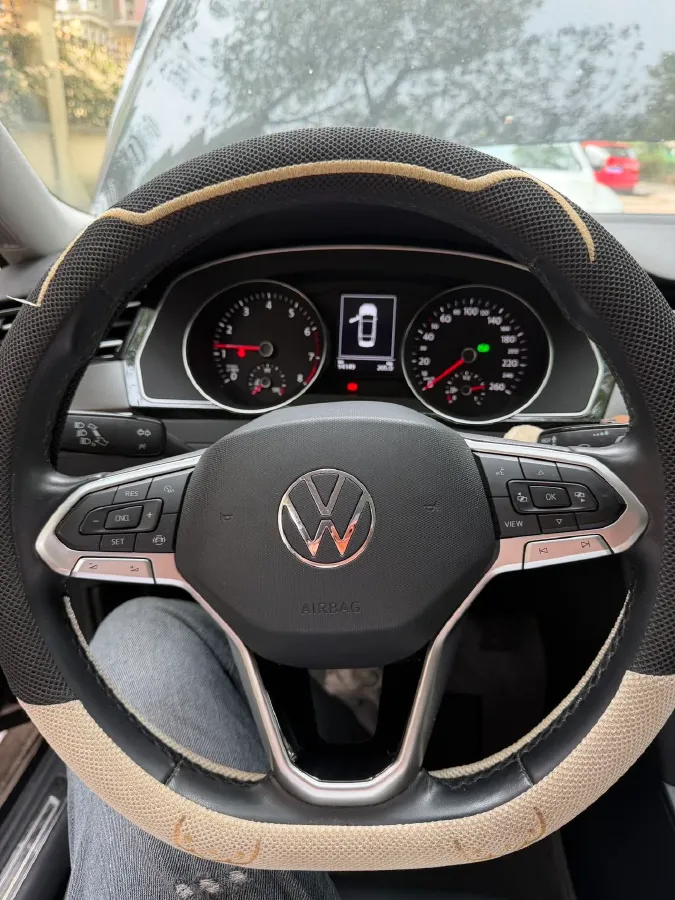 2020 Volkswagen Magotan 2.0T 186HP L4 7DCT,autocango,china used car exporter,china ev exporter,chinese used car exporter,chinese used ev exporter