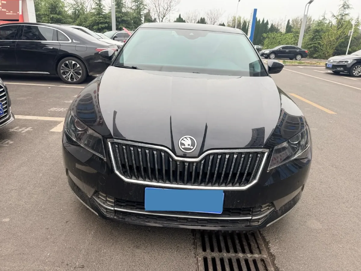 2016 Skoda Superb 1.8T 180HP L4 7DCT,autocango,china used car exporter,china ev exporter,chinese used car exporter,chinese used ev exporter
